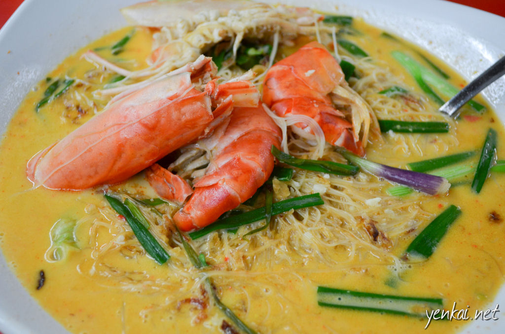 Bee Hoon in cheesy seafood broth, the number one signature dish, and it was truly stellar dish